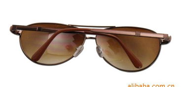 經(jīng)典款男士太陽鏡 多色休閑百搭眼鏡，廠家直銷遮陽鏡價(jià)格與選購指南